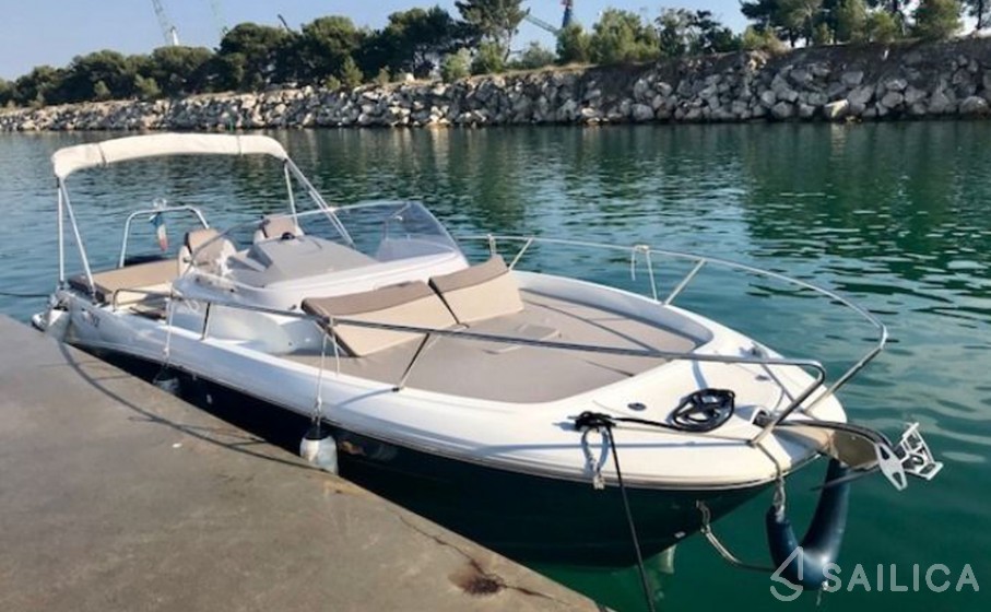 Cap Camarat 755WA - Yacht Charter Sailica