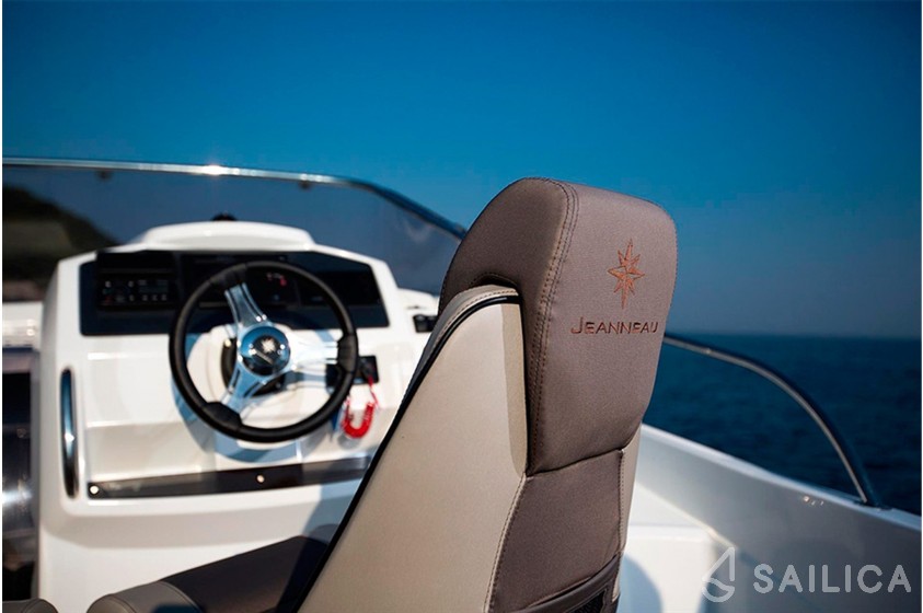Cap Camarat 755WA - Yacht Charter Sailica