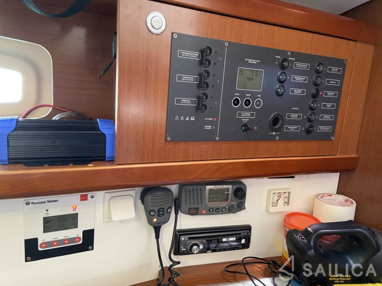 Oceanis 34 - Yacht Charter Sailica