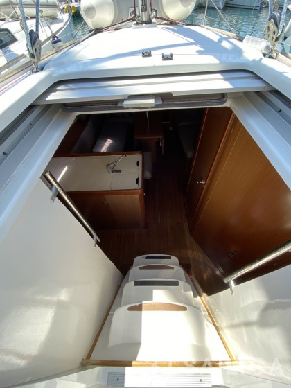 Oceanis 34 - Yacht Charter Sailica