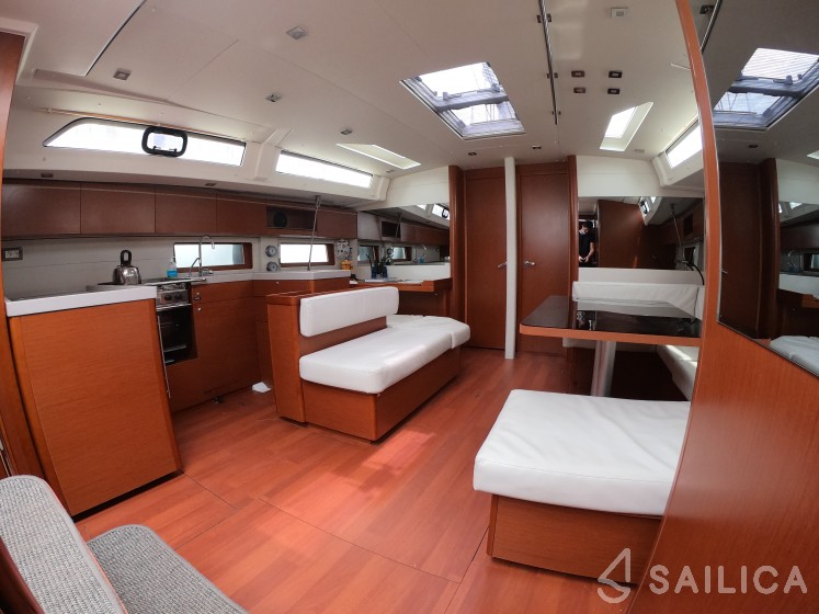 Oceanis 51.1 - Yacht Charter Sailica