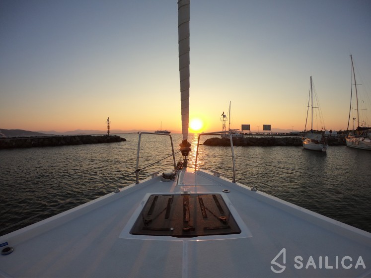 Oceanis 51.1 - Yacht Charter Sailica