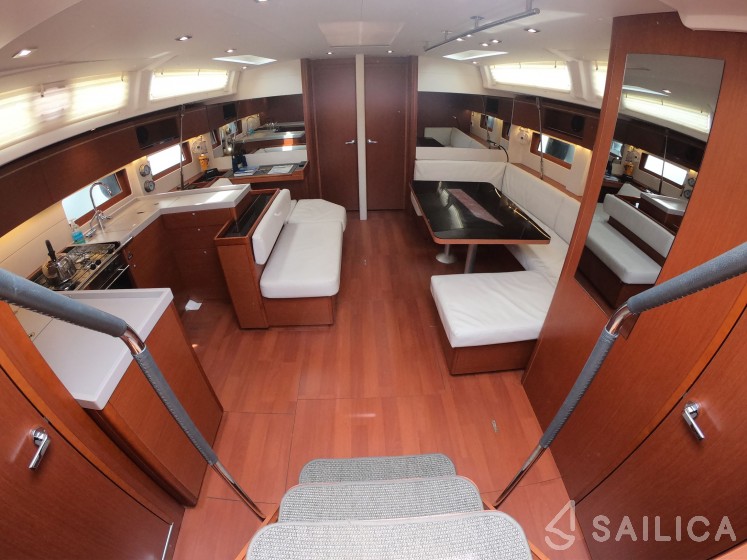 Oceanis 51.1 - Yacht Charter Sailica