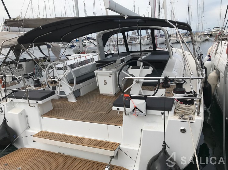Oceanis 51.1 - Yacht Charter Sailica