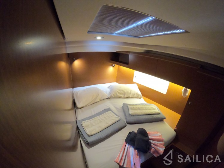 Oceanis 51.1 - Yacht Charter Sailica