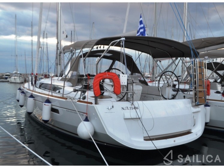 Sun Odyssey 519 - Yacht Charter Sailica