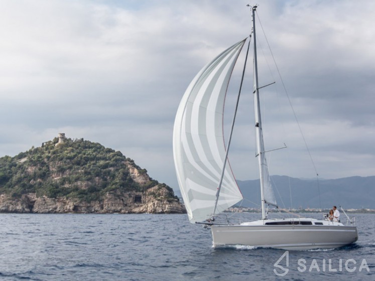Bavaria 33 Cruiser - Yacht Charter Sailica