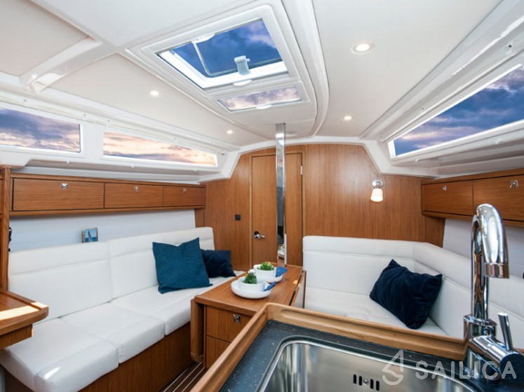 Bavaria 33 Cruiser - Yacht Charter Sailica