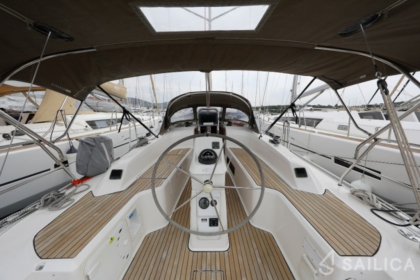 Bavaria 33 Cruiser - Yacht Charter Sailica