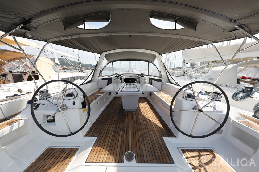 Oceanis 45 - Yacht Charter Sailica