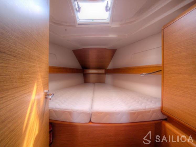 Sun Odyssey 439 - Yacht Charter Sailica