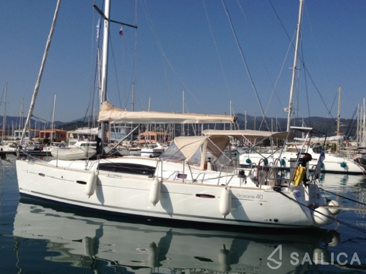 Oceanis 40 - Yacht Charter Sailica