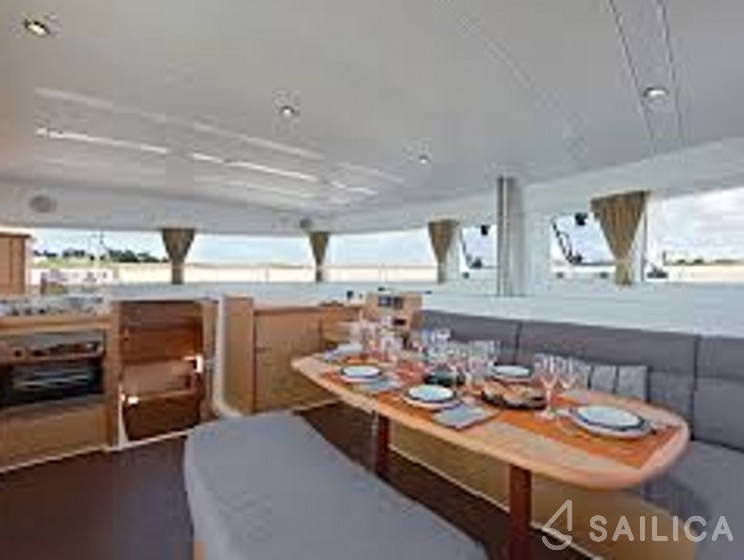 Lagoon 421 - Yacht Charter Sailica