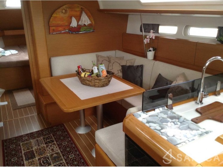Sun Odyssey 409 - Yacht Charter Sailica