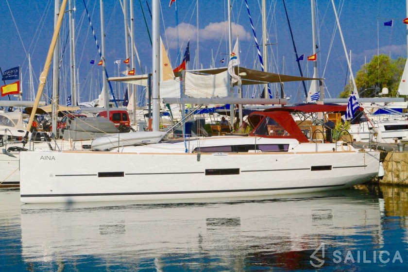 Dufour 412 GL - Yacht Charter Sailica