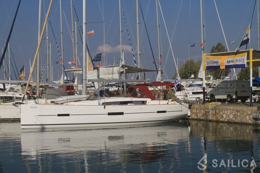 Dufour 412 GL - Yacht Charter Sailica