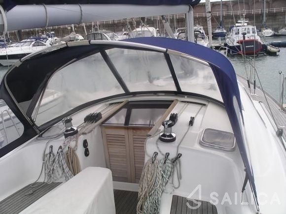 Oceanis 40 - Yacht Charter Sailica