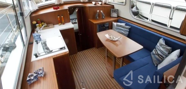 Linssen Classic Sturdy 28.9 Sedan - Yacht Charter Sailica