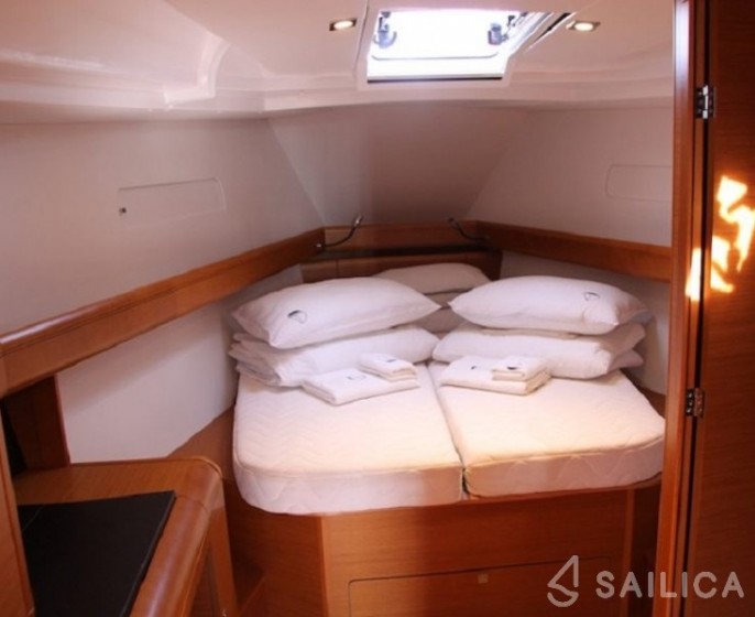 Sun Odyssey 449 - Yacht Charter Sailica