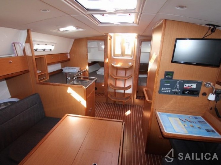 Bavaria 36 Cruiser - Yacht Charter Sailica