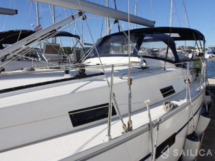 Bavaria 36 Cruiser - Yacht Charter Sailica