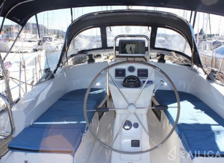 Bavaria 36 Cruiser - Yacht Charter Sailica