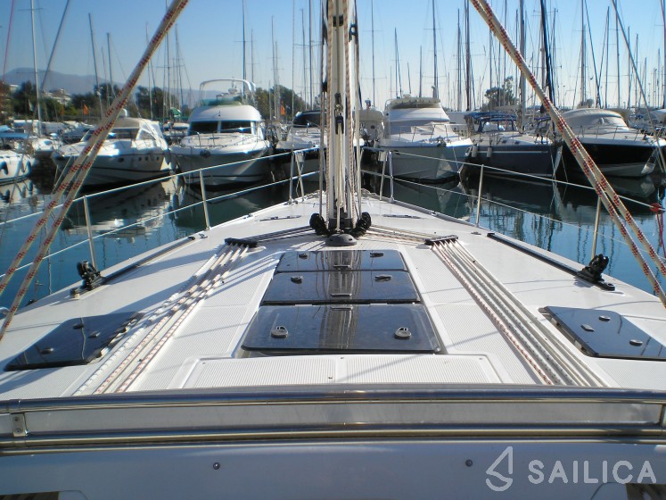 Bavaria 45 Cruiser - Yacht Charter Sailica