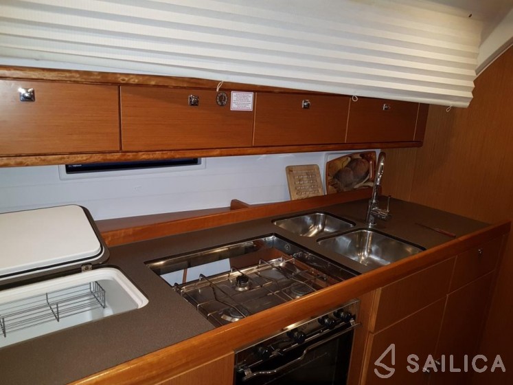 Bavaria 41 Cruiser - Yacht Charter Sailica