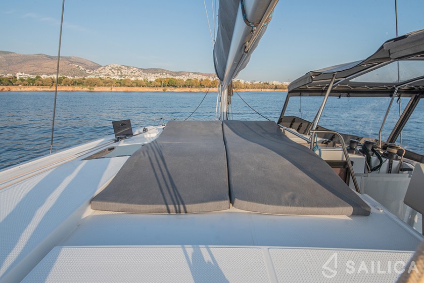 Astréa 42 - Yacht Charter Sailica