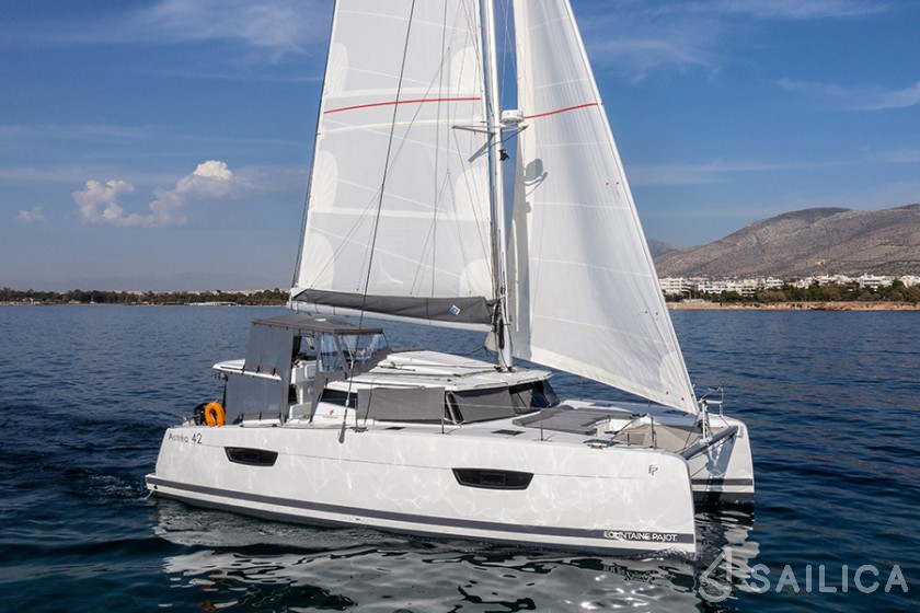 Astréa 42 - Yacht Charter Sailica