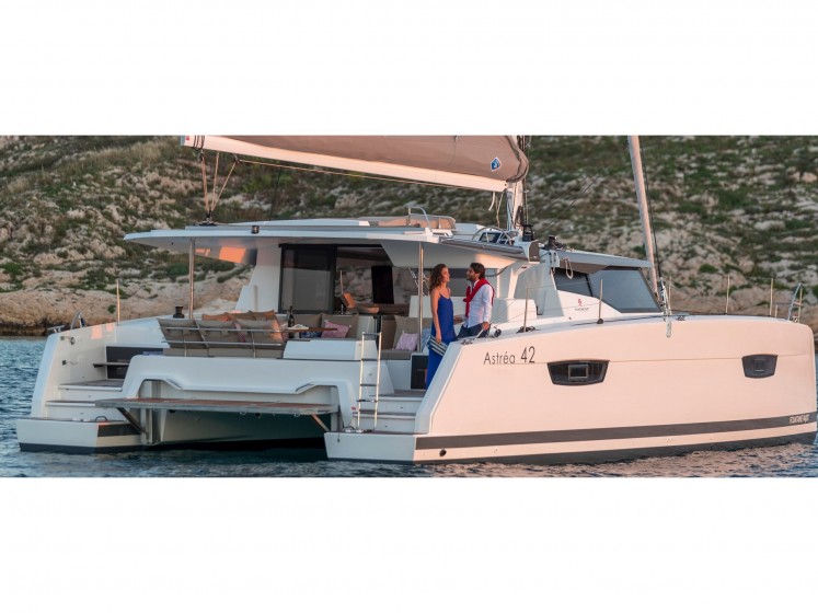 Astréa 42 - Yacht Charter Sailica