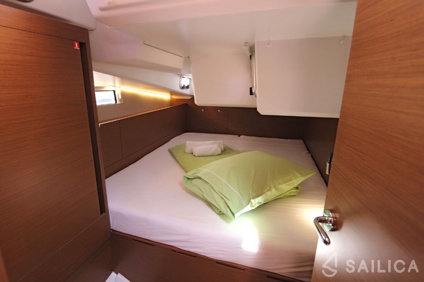 Sun Odyssey 490 - Yacht Charter Sailica