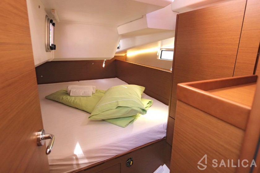 Sun Odyssey 490 - Yacht Charter Sailica