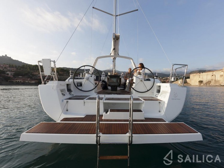 Oceanis 41 - Yacht Charter Sailica