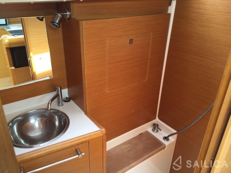 Sun Odyssey 439 - Yacht Charter Sailica