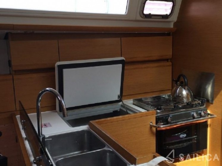 Sun Odyssey 439 - Yacht Charter Sailica