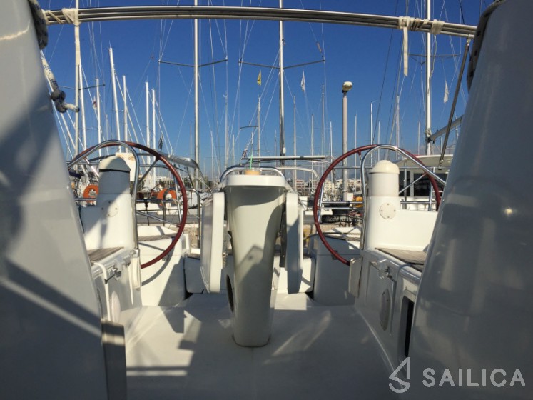 Sun Odyssey 42 i - Yacht Charter Sailica