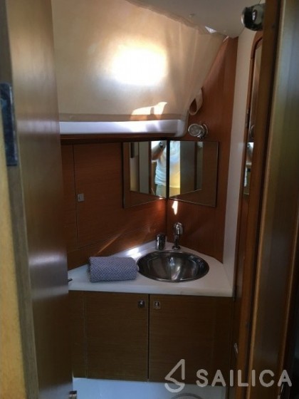 Sun Odyssey 44 i - Yacht Charter Sailica