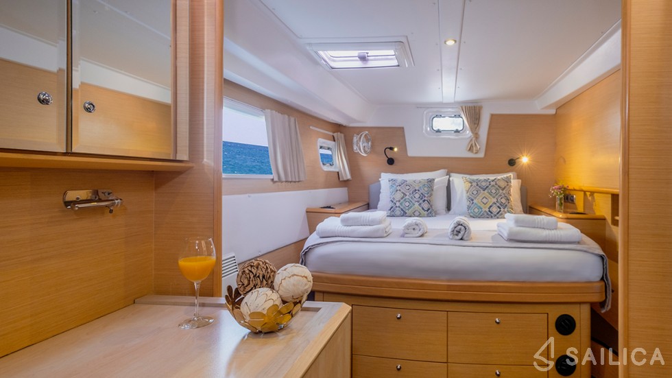 Lagoon 500 - Yacht Charter Sailica