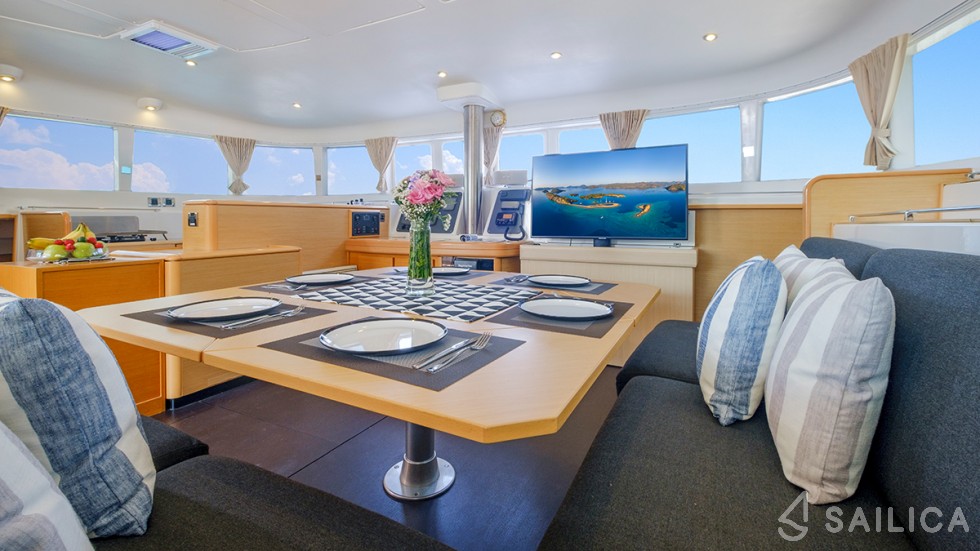 Lagoon 500 - Yacht Charter Sailica