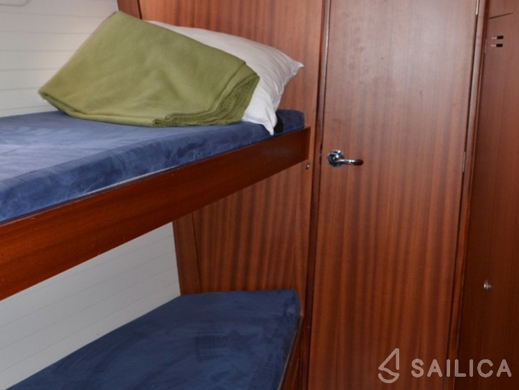 Delphia 47 - Yacht Charter Sailica
