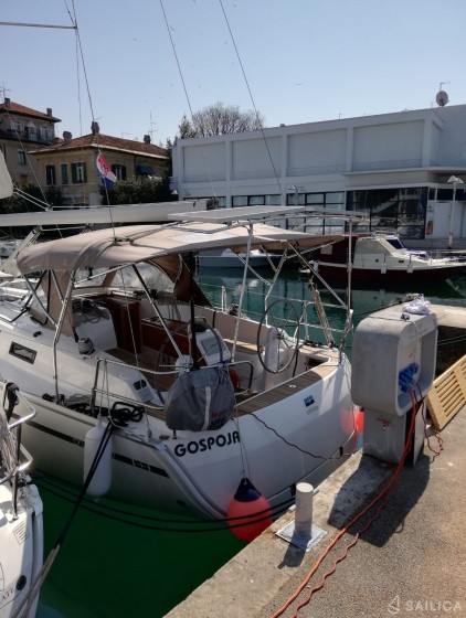 Bavaria 37 Cruiser - Yacht Charter Sailica