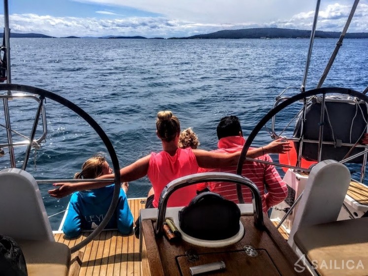 Bavaria 37 Cruiser - Yacht Charter Sailica