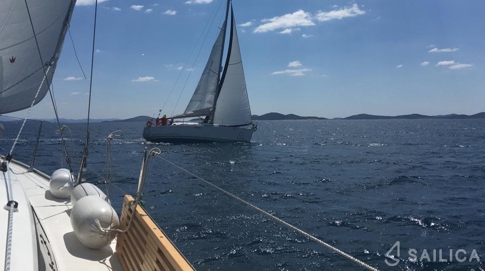 Bavaria 37 Cruiser - Yacht Charter Sailica