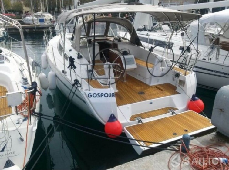 Bavaria 37 Cruiser - Yacht Charter Sailica