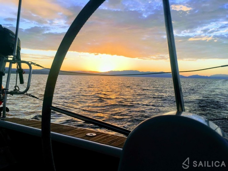 Bavaria 37 Cruiser - Yacht Charter Sailica