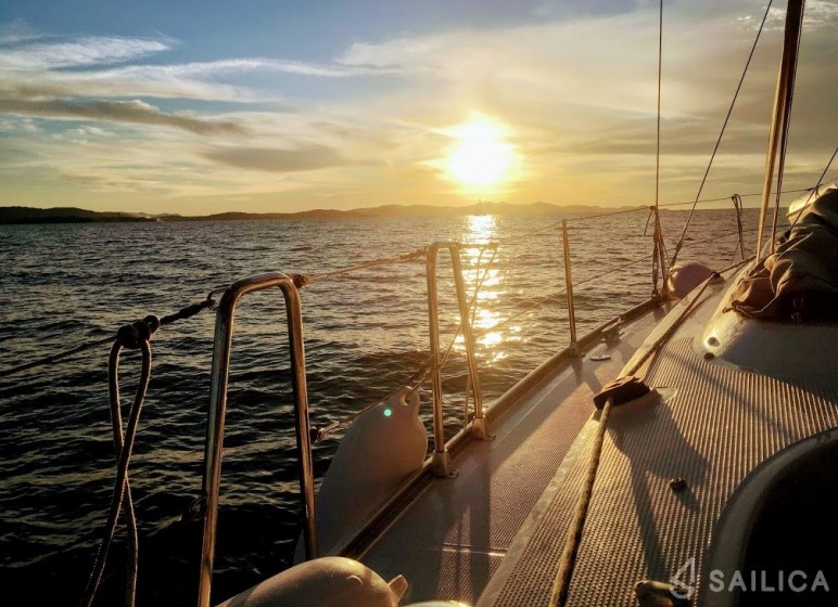 Bavaria 37 Cruiser - Yacht Charter Sailica