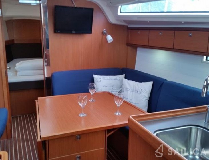 Bavaria 37 Cruiser - Yacht Charter Sailica