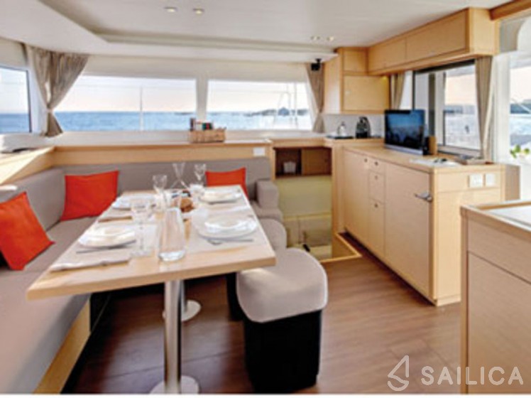Lagoon 450 - Yacht Charter Sailica