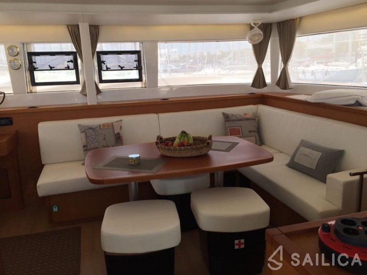 Lagoon 450 - Yacht Charter Sailica